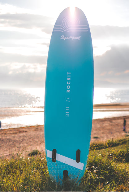 Ensemble de planche à pagaie gonflable ROCKIT 10'2" d'Aquaplanet - Bleu